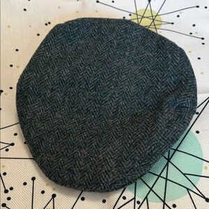 Men's Classic Harris Tweed Flat Cap - Herringbone Gray